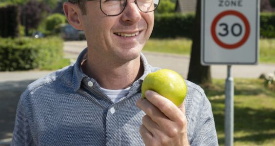 Afbeelding voor Huisarts Norbert van den Hurk zette met zijn collega het project GezondDorp op