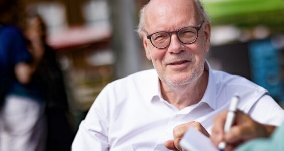 Afbeelding voor Ton Verlind schrijft boek over journalistiek