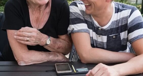Afbeelding voor SocialApp: makkelijk contact voor hulp of een uitje