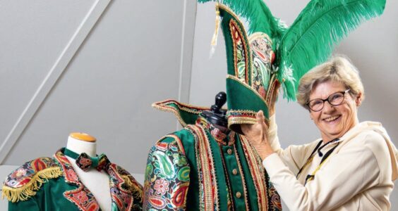 Afbeelding voor ‘Een flamboyant pak voor een jolige prins’