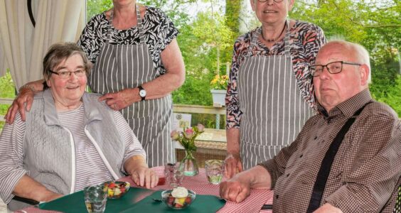 Afbeelding voor De aanschuiftafel: gezellig en gemakkelijk