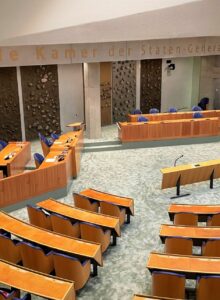 Afbeelding voor Oud genoeg om wijs te kiezen!