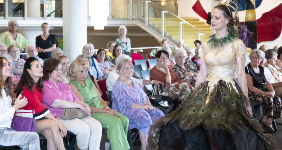 Afbeelding voor Fashion Art Show Blooms & Blossoms