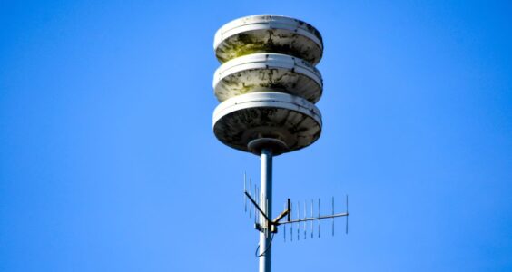 Afbeelding voor Het landelijke luchtalarm moet blijven