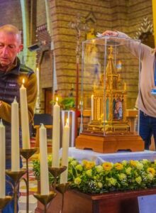 Afbeelding voor Relieken in de Sint Franciscus basiliek te Bolsward