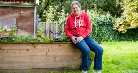 Afbeelding voor Knierevisie gaf Charlotte haar leven terug: ‘Voor het eerst in jaren heb ik geen pijn meer’