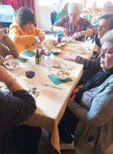 Afbeelding voor Samen eten zorgt voor verbinding