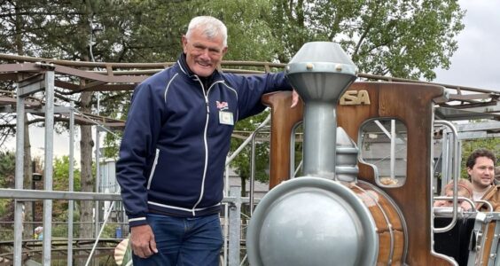 Afbeelding voor Senioren vinden hun draai in het pretpark