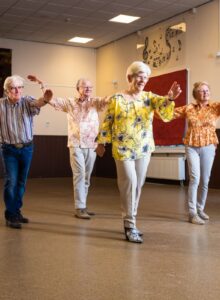 Afbeelding voor Line dance, naar links naar rechts
