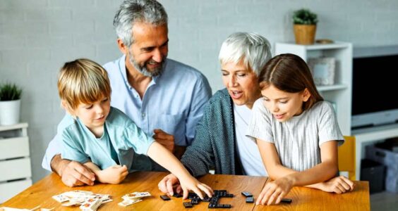 Afbeelding voor Past u op uw kleinkinderen?
