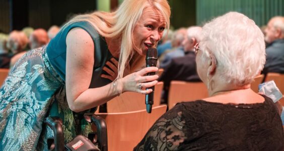 Afbeelding voor Zingen van mens tot mens