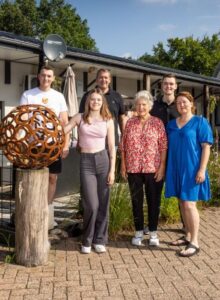 Afbeelding voor Drie generaties onder één dak