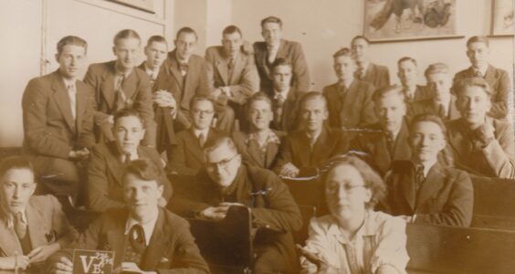 Afbeelding voor 1939: Het enige meisje in de klas