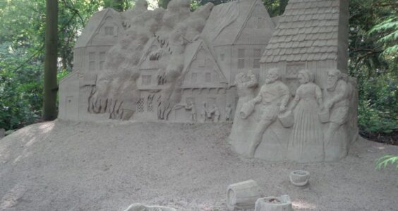 Afbeelding voor Een bezoek aan 28 levens­grote zandsculpturen