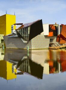 Afbeelding voor Bijzonder van binnen en van buiten