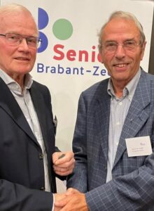 Afbeelding voor Eremetaal voor scheidend bestuursleden