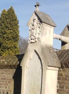 Afbeelding voor Graf met handjes