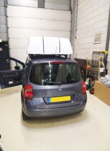Afbeelding voor Rolstoel op het autodak