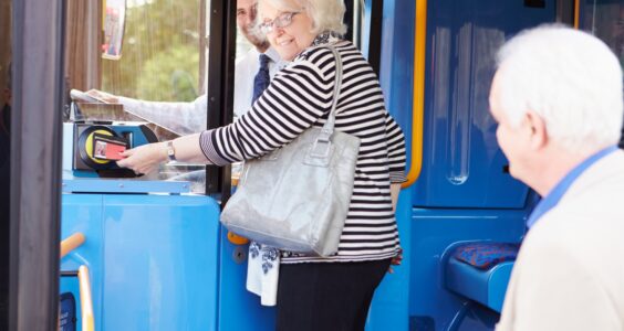Afbeelding voor Busritje betalen met bankpasje
