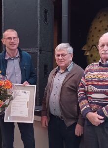 Afbeelding voor Zilveren KBO-speld voor Maurice Bergmans