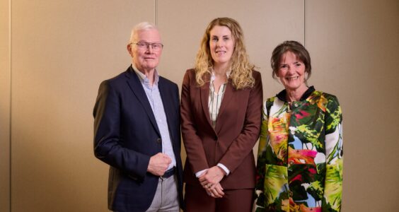 Afbeelding voor Senioren zijn aan het denken gezet