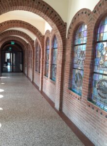 Afbeelding voor Verhalen achter glas-in-lood