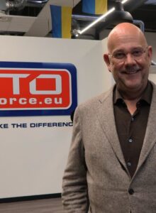 Afbeelding voor Hard werkend, aardig, dienstbaar: maar gaan zorgwerkers uit Azië onze arbeidskrapte opvangen?