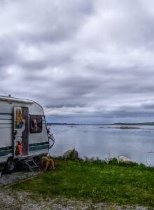 Afbeelding voor Met caravan en checklist op pad