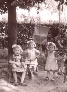 Afbeelding voor 1949: Zondagse zusjes