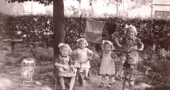 Afbeelding voor 1949: Zondagse zusjes