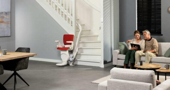 Afbeelding voor Van oriëntatie tot installatie: zo werkt de aanschaf van een traplift