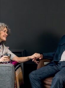 Afbeelding voor Ontdek het gemak van een sta-opstoel: comfortabel zitten én soepel opstaan