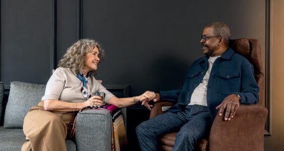 Afbeelding voor Ontdek het gemak van een sta-opstoel: comfortabel zitten én soepel opstaan