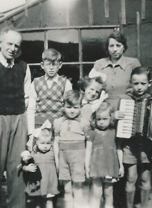 Afbeelding voor 1952 De kleine accordeonist