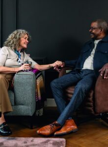 Afbeelding voor Ontdek het gemak van een sta-opstoel: comfortabel zitten én soepel opstaan