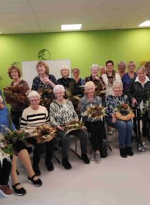 Afbeelding voor Een middag vol bloemen, cake en rode wangen