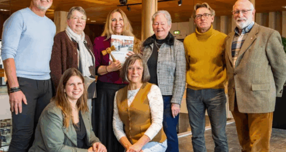 Afbeelding voor “Wij timmeren aan de weg.”
