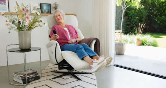 Afbeelding voor Henrike (59) uit Amersfoort over haar ervaring met Flowsit® van Meubelzorg