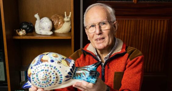 Afbeelding voor ‘Altijd een praatje dankzij mijn slakkenbeeldjes’