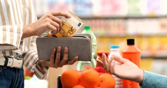 Afbeelding voor Meerderheid vindt: contant betalen moet altijd kunnen!