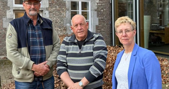 Afbeelding voor ‘Luisteren en fluisteren, dat is vaak zo belangrijk’