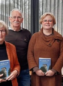 Afbeelding voor Voorbestemd om priester te worden