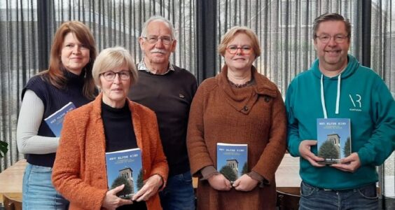 Afbeelding voor Voorbestemd om priester te worden