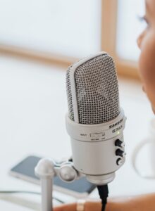 Afbeelding voor Podcast: hoe kunnen robots helpen in de zorg?