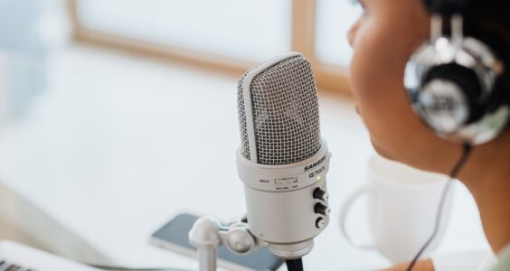 Afbeelding voor Podcast: hoe kunnen robots helpen in de zorg?