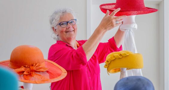 Afbeelding voor ‘Heel leuk om je hoed op tv terug te zien’